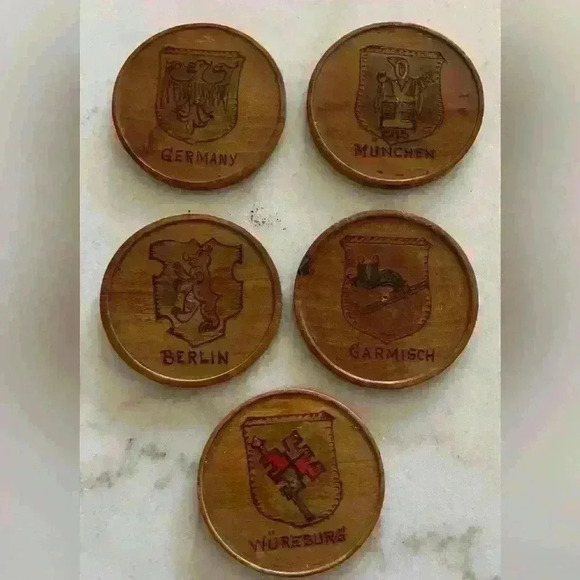 Vintage handmade set of 5 German coat of arms wooden coasters folk art - Picture 1 of 7
